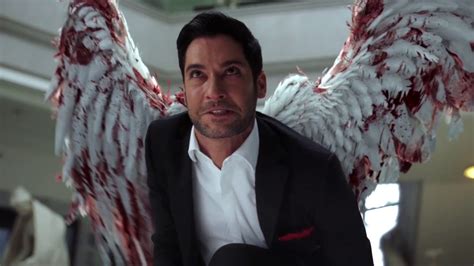 chloe sees lucifer's face|Lucifer reveals himself to chloe.